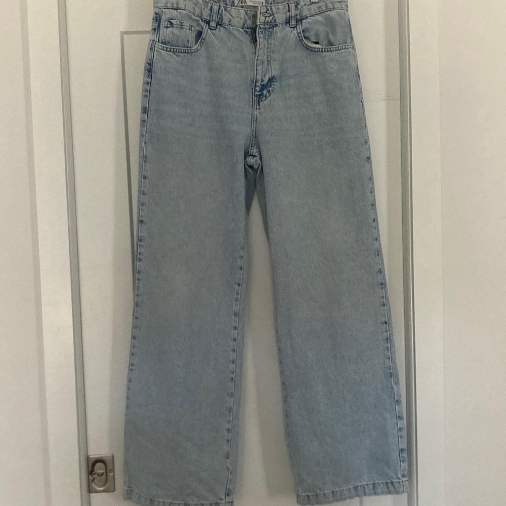 Zara Women's Straight Leg Jeans in Light Blue